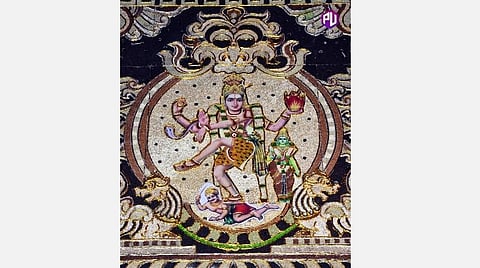 சிதம்பரம் நடராஜர் கோயில் தெருவடைச்சானில் உள்ள வாசனைப் பொருள்களால் செய்யப்பட்ட நடராஜர்.