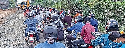 திருப்பூரில் 4-ம் குடிநீர் திட்டப் பணிகளால் வஞ்சிபாளையம் சாலையில் வாகன நெரிசல்