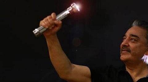 மக்கள் நீதி மய்யம் கட்சிக்கு டார்ச் லைட் சின்னம் கோரி வழக்கு: தேர்தல் ஆணையம் பதிலளிக்க உத்தரவு