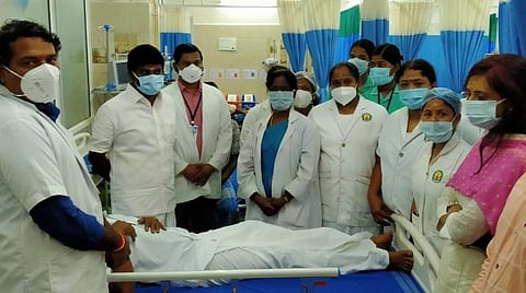 புதுக்கோட்டை அரசு மருத்துவக் கல்லூரி மருத்துவமனையில் இருதய சிறப்பு சிகிச்சைப் பிரிவைத் திறந்து வைத்த அமைச்சர் சி.விஜயபாஸ்கர். உடன் ஆட்சியர் பி.உமா மகேஸ்வரி, முதல்வர் எம்.பூவதி உள்ளிட்டோர்.