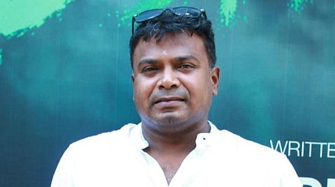 வைரலான மருத்துவரின் பதிவு: இயக்குநர் பதிலடி