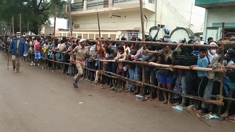 காளைகளுக்கு டோக்கன் வழங்கும் அதிகாரம் கால்நடை துறையிடம் இருந்து வருவாய் துறைக்கு மாற்றம்
