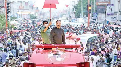 கோவை சுந்தராபுரம் பகுதியில் பிரச்சாரத்தில் ஈடுபட்ட கமல்ஹாசன்.