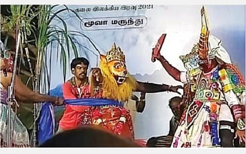 செஞ்சியில் குறிஞ்சி விழாவில் நடந்த இரணியன் தெருக்கூத்து நாடகம்.