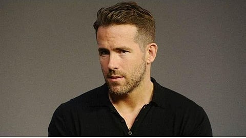 புற்றுநோயால் பாதிக்கப்பட்ட 11 வயது ரசிகர்: காணொலி மூலம் குணமடைய வாழ்த்திய ரயன் ரேனால்ட்ஸ்