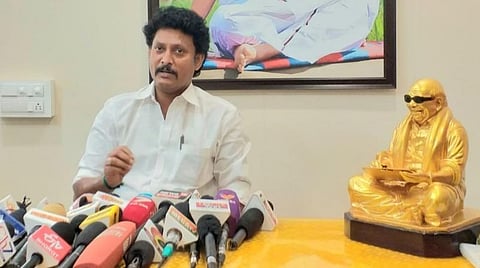 திருச்சி தெற்கு மாவட்ட திமுக அலுவலகத்தில் செய்தியாளர்களிடம் பேசிய அன்பில் மகேஷ் பொய்யாமொழி எம்எல்ஏ.