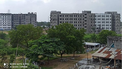 விருதுநகர் மருத்துவக் கல்லூரி கட்டுமானப் பணியிடத்தில் 5-வது மாடியில் இருந்து தவறி விழுந்து தொழிலாளி உயிரிழப்பு