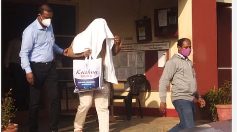 பந்தலூர் அருகே மாமூல் கேட்ட காவல் ஆய்வாளர்: லஞ்ச ஒழிப்புத் துறையால் காவல் நிலையத்திலேயே கைது