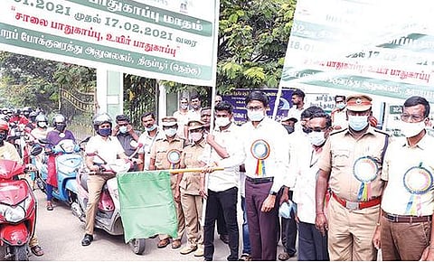 சாலை பாதுகாப்பு வார விழிப்புணர்வு பேரணி திருப்பூரில் மாவட்ட ஆட்சியர் தொடங்கிவைத்தார்