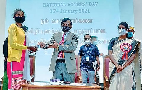 பணம், பரிசுப்பொருட்கள் வாங்காமல் தேர்தலில் நேர்மையாக வாக்களிக்க வேண்டும் இளம் வாக்காளர்களுக்கு நீலகிரி மாவட்ட ஆட்சியர் அறிவுரை
