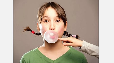 டிங்குவிடம் கேளுங்கள்: சூயிங்கத்தைக் கண்டுபிடித்தவர் யார்?