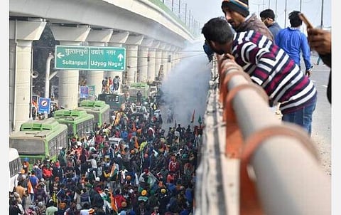 டெல்லியில் விவசாயிகள் போராட்டம்: செல்போன் இணைய சேவை 12 மணி நேரம் துண்டிப்பு