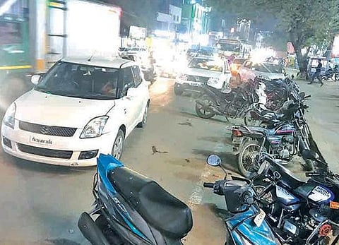 போக்குவரத்து நெரிசலால் திருப்பூர் மக்கள் அவதி