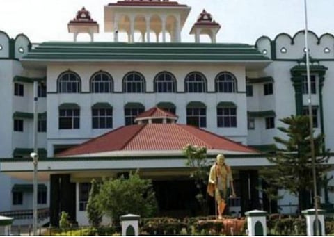 அனைத்து திறந்த வெளி கூட்டத்திற்கு அனுமதி வழங்கும் போது கிராம சபை கூட்டத்தை நடத்தாதது ஏன்?- தமிழக அரசுக்கு உயர் நீதிமன்றம் கேள்வி