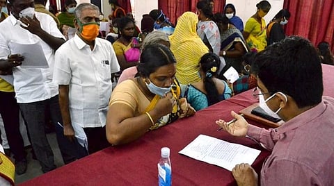 மழை வெள்ளத்தால் மோட்டார், பைப் லைன்கள் சேதம்: குடிநீருக்கு அவதிப்படும் நெல்லை அத்தாளநல்லூர் பகுதி மக்கள்- மாவட்ட ஆட்சியரிடம் முறையீடு