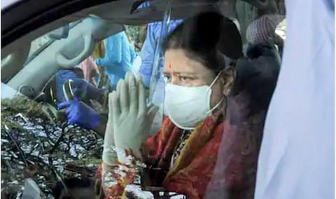 சென்னை வரும் சசிகலாவுக்கு 12 இடங்களில் வரவேற்பு; போலீஸ் அனுமதி கோரி அமமுக மனு