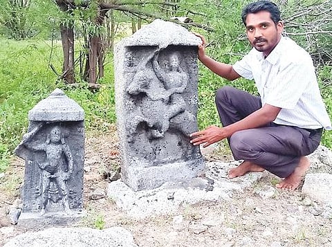 விருதுநகர் அருகே மூளிப்பட்டியில் கண்டறியப்பட்ட நடுகற்களை ஆய்வு செய்த உதவிப் பேராசிரியர் து. முனீஸ்வரன்.