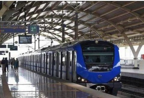 மதுரையில் மெட்ரோ ரயில் போக்குவரத்து தொடங்கப்படுமா?- மத்திய, மாநில அரசுகள் பதிலளிக்க உத்தரவு