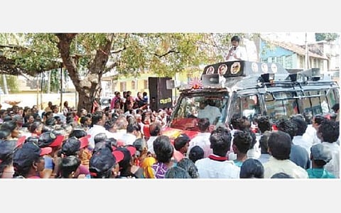 ஜெயலலிதா மரணம் தொடர்பான விசாரணைக்கு பலமுறை அழைத்தும் ஓ.பன்னீர்செல்வம் ஆஜராகாதது ஏன்? - தேனி பிரசாரத்தில் உதயநிதி ஸ்டாலின் கேள்வி