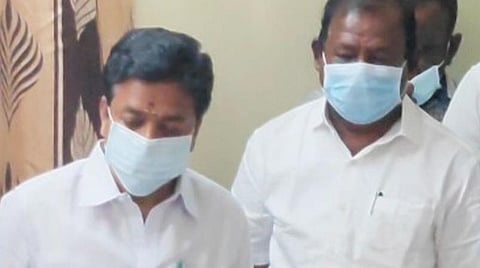 டிடிவி தினகரன் குறித்து நான் பேசும்போது குலத்தொழில் என்ற வார்த்தையை பயன்படுத்தியதற்காக வருத்தப்படுகிறேன்: அமைச்சர் சி.வி.சண்முகம்