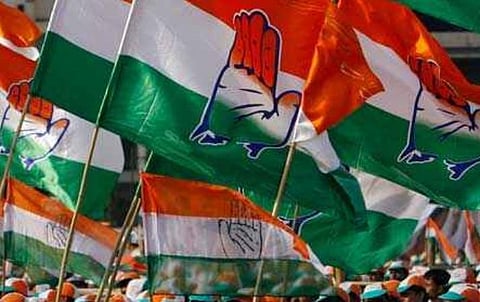 சாக்கோட்டை ஒன்றியத்தில் காங்கிரசுக்கு இருந்த ஒரு கவுன்சிலரும் அதிமுகவில் ஐக்கியம்: எம்பி, எம்எல்ஏ அதிர்ச்சி