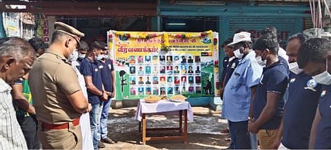 புல்வாமா தாக்குதலில் உயிரிழந்த முன்னாள் ராணுவத்தினருக்கு அஞ்சலி செலுத்தும் நிகழ்ச்சி வைகுண்டத்தில் நடைபெற்றது.