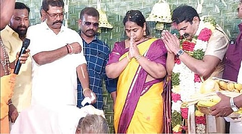 முடிக்கரை வீரகாளியம்மன் கோயிலில் குல தெய்வ வழிபாடு செய்த நாம் தமிழர் கட்சி ஒருங்கிணைப்பாளர் சீமான்.