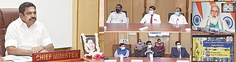 ராமநாதபுரம் - தூத்துக்குடி இடையே அமைக்கப்பட்ட இயற்கை எரிவாயு குழாய், சென்னை மணலியில் சிபிசிஎல் நிறுவனம் அமைத்துள்ள பெட்ரோல் கந்தகம் அகற்றும் பிரிவு ஆகியவற்றை டெல்லியில் இருந்து காணொலி காட்சி மூலம் பிரதமர் நரேந்திர மோடி நாட்டுக்கு அர்ப்பணித்தார். தூத்துக்குடி ஆட்சியர் அலுவலகத்தில் நடந்த நிகழ்ச்சியில் முதல்வர் பழனிசாமி கலந்து கொண்டார். இதில் செய்தி மற்றும் விளம்பரத் துறை அமைச்சர் கடம்பூர் ராஜூ, சிப்காட் மேலாண்மை இயக்குநர் ஜெ.குமரகுருபரன், தூத்துக்குடி மாவட்ட ஆட்சியர் கி.செந்தில்ராஜ், ஐஓசிஎல் செயல் இயக்குநர் டி.எஸ்.நானாவேர், பொது மேலாளர் கவுதமன் உள்ளிட்டோர் பங்கேற்றனர்.