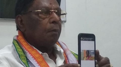 ராகுல் கூட்டம் நடந்த சோலை நகர் பகுதிக்கு புயலின் போது படகுகளை அகற்றும் பணியை தான் பார்வையிடும் விடியோவை காட்டும் முதல்வர் நாராயணசாமி