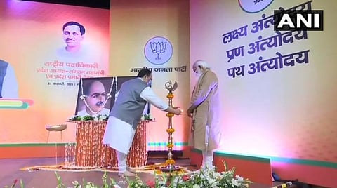 டெல்லியில் நடந்த பாஜக தேசிய நிர்வாகிகள் கூட்டத்தை பிரதமர் மோடி தொடங்கி வைத்த காட்சி : படம் ஏஎன்ஐ