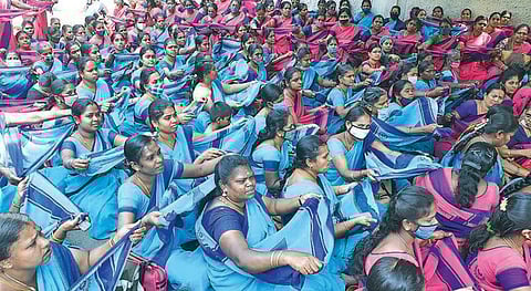 அங்கன்வாடி ஊழியர்கள் தொடர் போராட்டம்