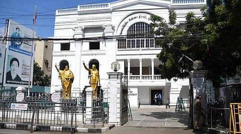 அதிமுகவில் 4 நாட்களில் 3700-க்கும் மேற்பட்ட விருப்ப மனுக்கள் விநியோகம்