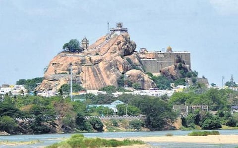 கட்சிகளின் மாநாடு, பொதுக்கூட்டங்களின்றி களையிழந்தது திருச்சி: வர்த்தக இழப்பால் வியாபாரிகள் கவலை; நெரிசல் இல்லாததால் மக்கள் நிம்மதி