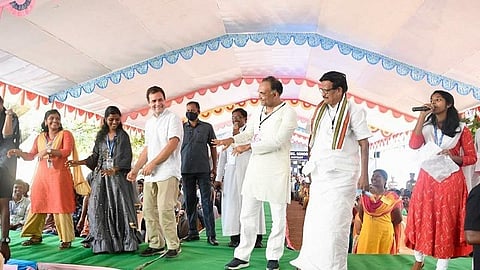 மாணவர்களுடன் ஜூடோ: கன்னியாகுமரியில் ராகுல் காந்தி உற்சாகம்