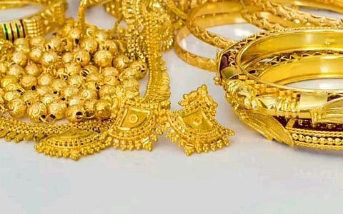 சேலம் அருகே கூட்டுறவு வங்கியில் இரவு நேரத்தில் நகைக்கடன் வழங்கல்?: விசாரணைக்கு உத்தரவு