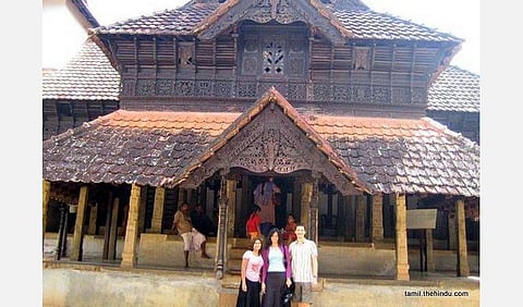 பத்மனாபபுரம் அரண்மனை.