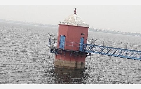 சென்னை குடிநீருக்கான முக்கிய ஏரிகளில் ஒன்றான புழல் ஏரி.