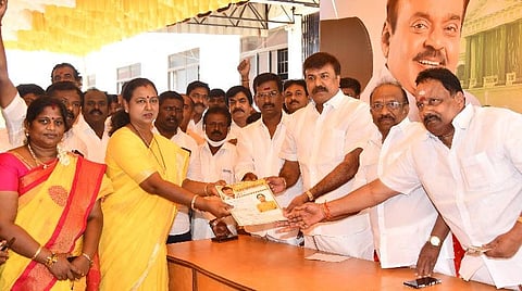 விருப்ப மனுத் தாக்கல் செய்த பிரேமலதா.