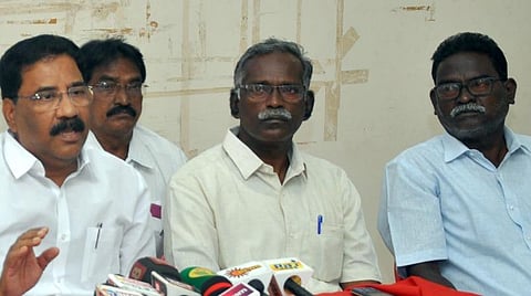 செய்தியாளர்களை சந்தித்த இடதுசாரி கட்சியினர்.