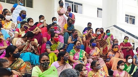 அரசு உதவி பெறும் பள்ளிகளில் 14 மாதங்களாக ஊதியம் தரப்படாத சூழல்: சம்பளம், ஓய்வூதியம் தர தமிழிசை அனுமதி