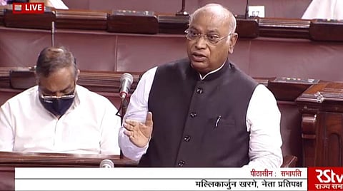 பெட்ரோல் விலை ரூ.100; நீங்கள் ரூ. 21 லட்சம் கோடி வசூலிப்பது நியாயமா?’’- மத்திய அரசு மீது கார்கே சரமாரி குற்றச்சாட்டு