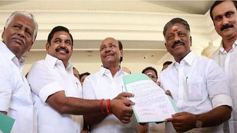 தொகுதிப் பங்கீடு ஒப்பந்தத்தில் கையெழுத்திட்டபோது...