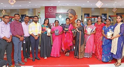 மதுரை மலபார் கோல்டு, டைமண்ட்ஸ் ஷோரூமில்  : களை கட்டும் நகை கண்காட்சி, விற்பனை :