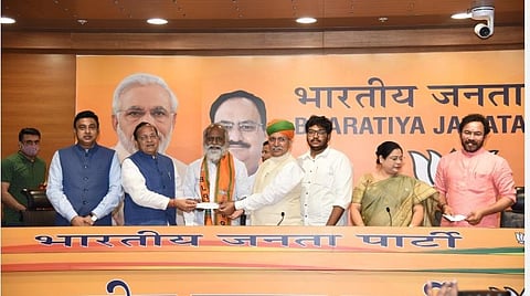 நாராயணசாமி ஆட்சியில் புதுவை குட்டிச்சுவர் ஆகிவிட்டது: பாஜகவில் இணைந்த கண்ணன் குற்றச்சாட்டு