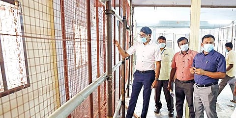 வாக்கு எண்ணும் மையத்தில் திருப்பூர் மாவட்ட ஆட்சியர் ஆய்வு :