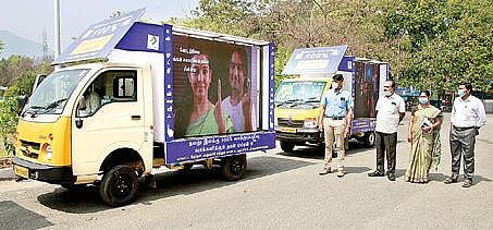 திருவண்ணாமலையில் தேர்தல் விழிப்புணர்வு பிரச்சார வாகன சேவையை நேற்று தொடங்கி வைத்த மாவட்ட ஆட்சியர் சந்தீப் நந்தூரி .