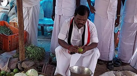 காய்கறி வியாபாரியாக மாறி வாக்குச் சேகரித்த மானாமதுரை எம்எல்ஏ