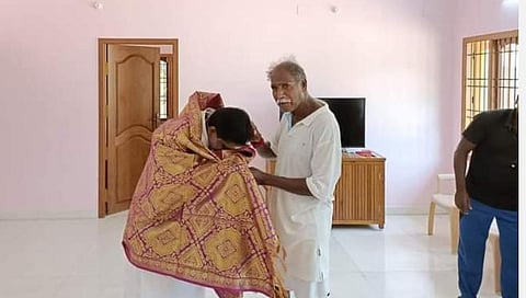 மாமனாரா? மருமகனா?; ரங்கசாமியிடம் காலில் விழுந்து ஆசி பெற்ற நமச்சிவாயம்: தேர்தல் பிரச்சாரத்துக்கு வர அழைப்பு