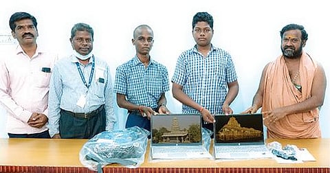 பென்னாத்தூர் அரசு பள்ளி மாணவர்களை பாராட்டி உயர்ரக மடிக்கணினிகளை வழங்கிய புரம் சக்தி அம்மா.