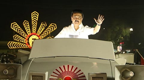 ‘‘அ.தி.மு.க.வின் டாடி மோடி கோட்டு சூட்டு மாட்டிக்கொண்டு வெளிநாடுகளுக்குச் சென்று சுற்றி வருகிறார்;  ஏழைகளுக்காக என்ன செய்தார்?’’- ஸ்டாலின் கேள்வி